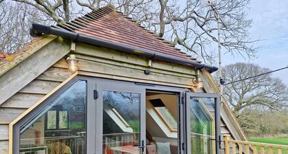 Broomy Cottage - sleeps 10 guests in 5 bedrooms