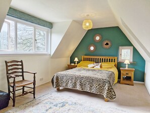 5 dormitoris, planxa i posts de planxar, un bressol de viatge i wifi 