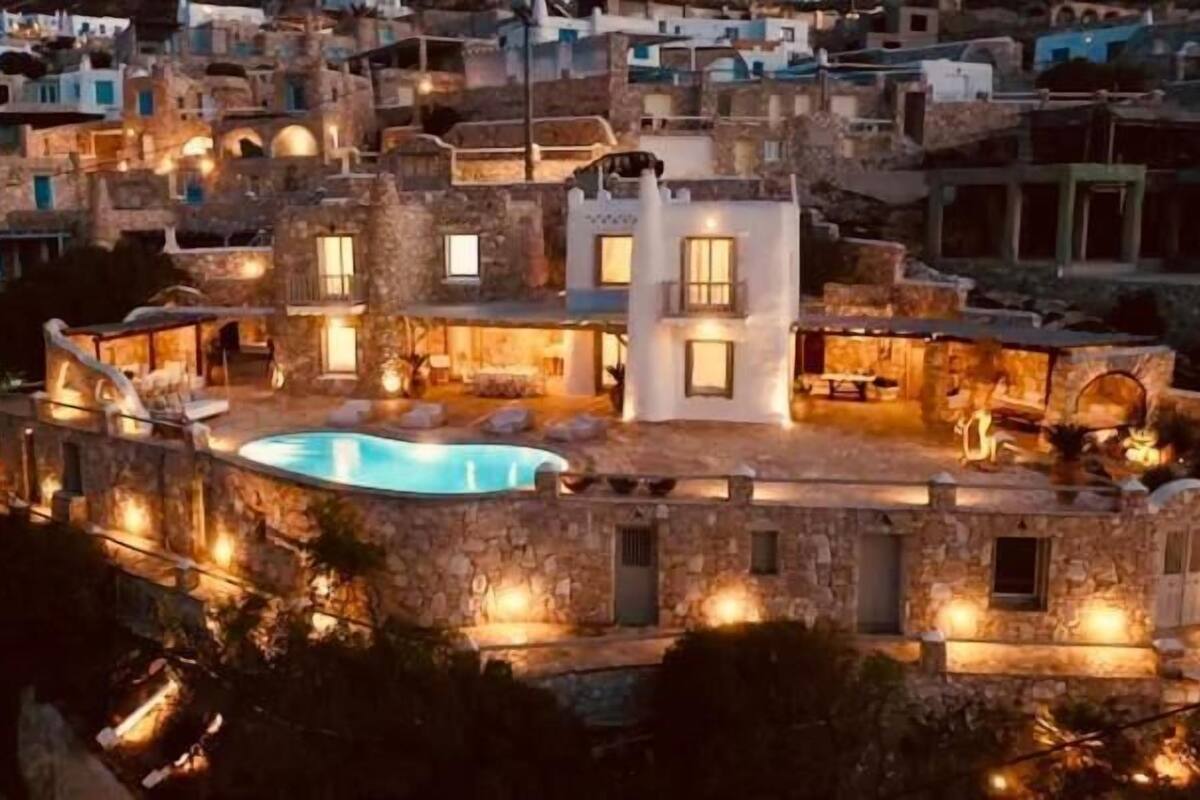 6 Bedroom Villa with Private Pool - Sea View | 6 sovrum, skrivbord, gratis wi-fi och sÀngklÀder