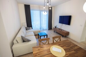 Comfort Apartment | Living area | 32-inch LCD TV with cable channels - Apartments Royal - Aria Building (Belgrade)