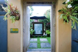 Exterior detail - Artsy 3 Bedroom Villa in Ubud/Penestanan (Bali)