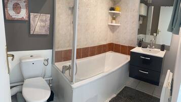 Handdoeken, zeep, shampoo, toiletpapier