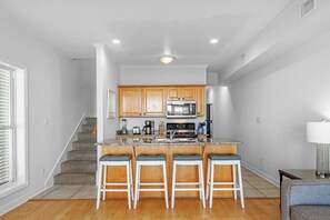Family House, 3 Bedrooms, Lagoon View | Private kitchen | Fridge, microwave, oven, stovetop