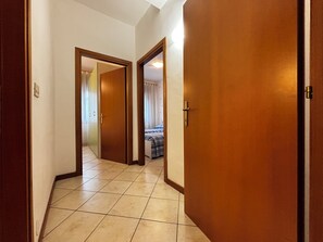 Apartment, 2 Bedrooms, Balcony, City View