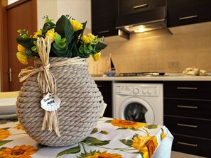 Apartment, 2 Bedrooms, Balcony, City View | Interior