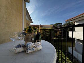 Apartment, 2 Schlafzimmer, Balkon | Balkon