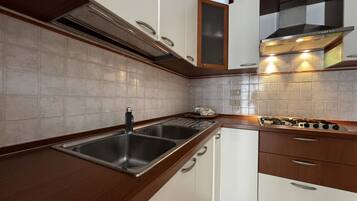Apartment, 2 Bedrooms, Balcony | Interior