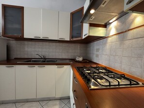 Apartment, 2 Bedrooms, Balcony | Interior