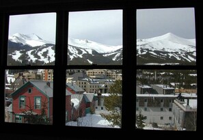 Interior - Breckendridge Colorado Ski Week - 2BR Condo With Full Kitchen - Free Ski Shuttle (Breckenridge)