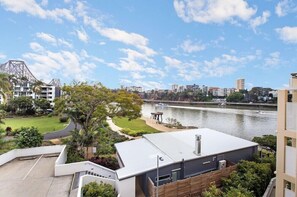 Property grounds - Bridgewater Terrace (Brisbane)