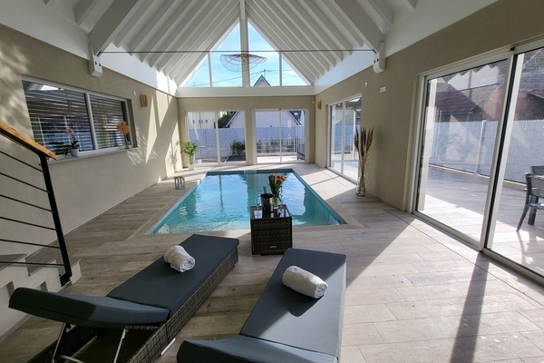 Indendørs pool, opvarmet pool