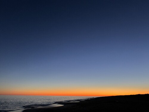 Throwback Amagansett cottage five minutes from beach. Kid and pet-friendly!
