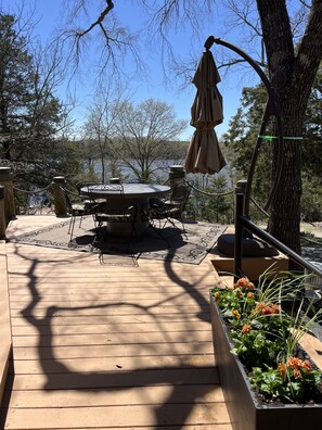 屋外ダイニングエリア