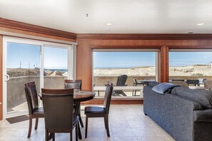 Televisie en een open haard