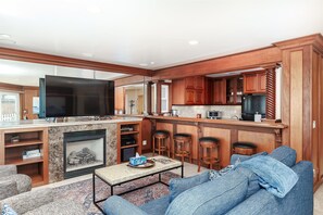 TV, fireplace