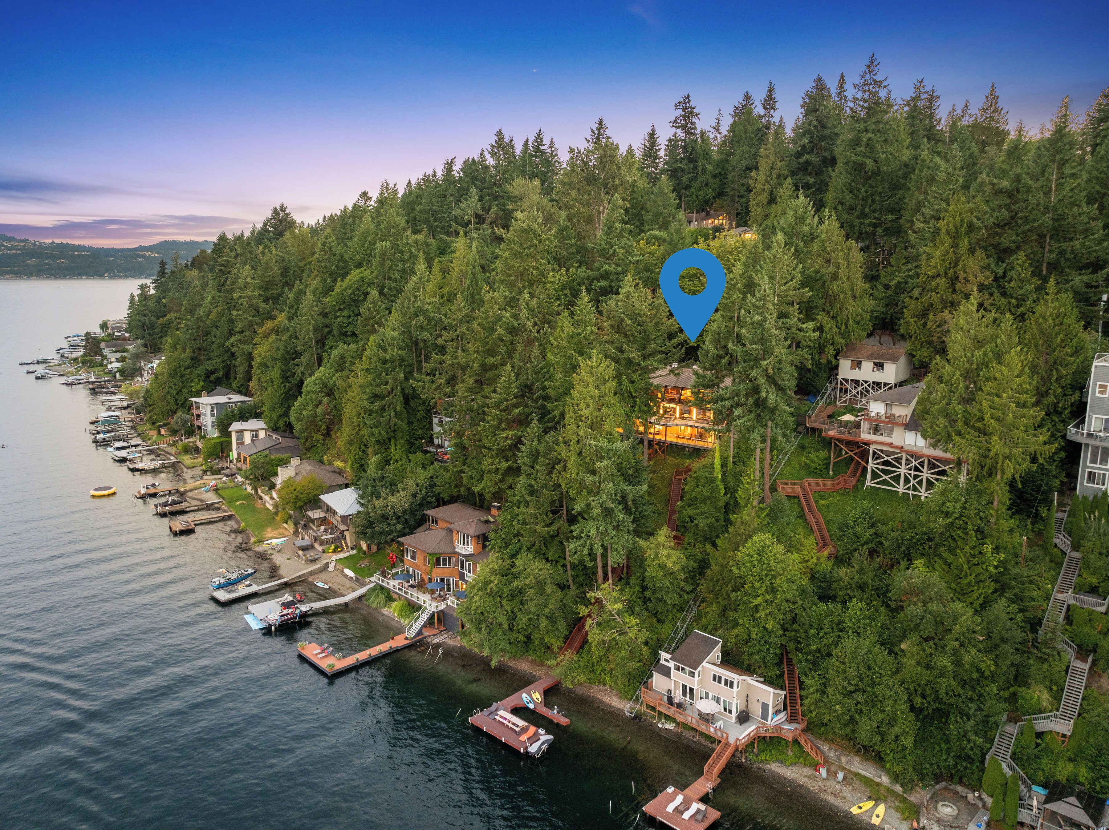 Exterior. Lake front Glass house with Private Dock/Lake access/Kayak/Paddle board