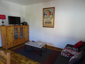 Living area - 1st floor, view village, balcony, ski locker, 55m², Les Gets (Les Gets)