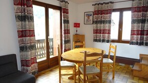 Dining - 1st floor, view village, balcony, ski locker, 55m², Les Gets (Les Gets)