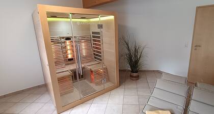 Ferienwohnung mit 135mÂČ, Platz fĂŒr 4 Erwachsene + 2 Kinder, Infarotkabine