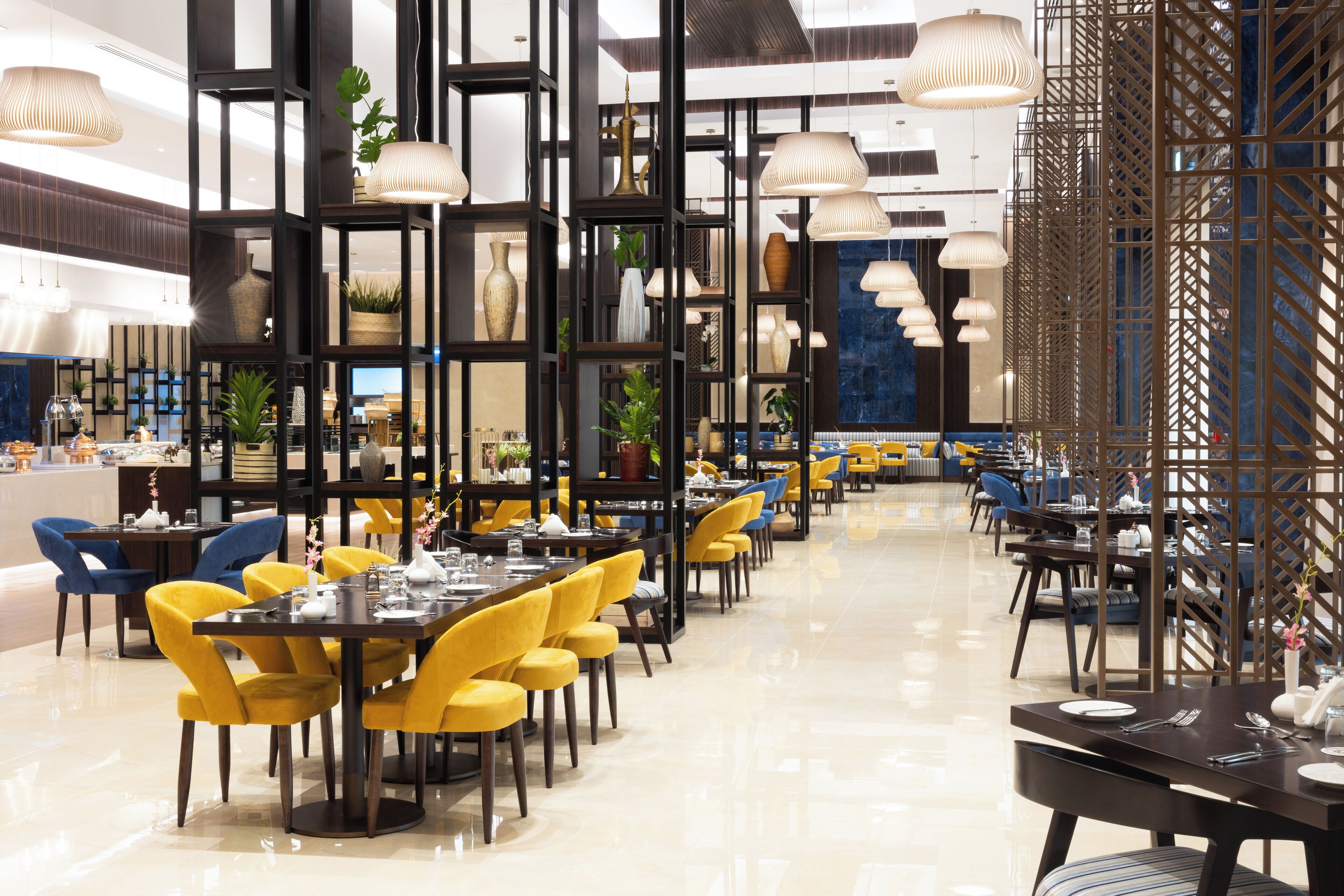 2 restaurantes; se sirve cocina internacional 