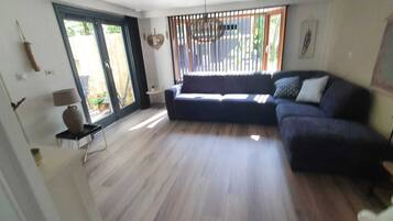 Smart TV, videoteca y estéreo