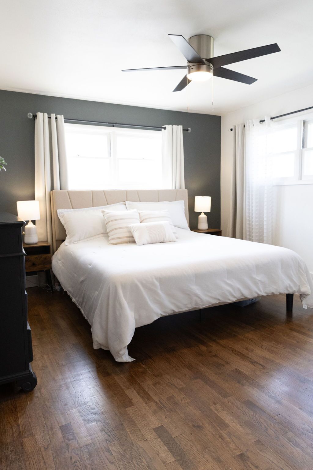 4 bedrooms, desk, free WiFi, bed sheets