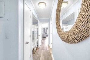 1 chambre, fer et planche à repasser, accès au Wi-Fi (inclus)
