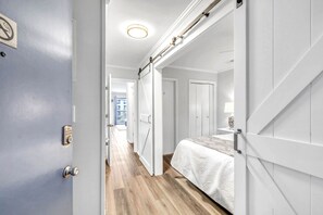 1 chambre, fer et planche Ă repasser, Wi-Fi gratuit, draps fournis