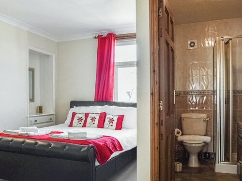 2 bedroom accommodation in Whitby