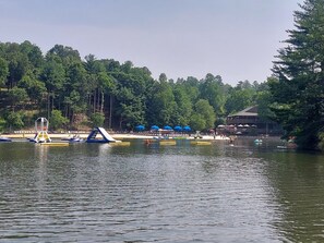 Shower, hair dryer, towels, soap - Awesome 2 Bedroom Chalet With Loft Sleeps 8 Max At Beautiful Big Canoe, GA. (Marble Hill)