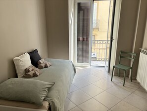 2 quartos, berço de viagem, Wi-Fi de cortesia, roupa de cama