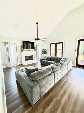 TV connectée, table de tennis de table