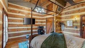 Superior Studio Suite, 1 Queen Bed