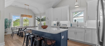 Lux BRAND NEW with Pool, Hot Tub + Premium Amenities! NEXT to 'Scouting Waves'