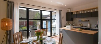 Cosy Stylish house near Southend - Pass the Keys