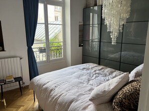 2 bedrooms, iron/ironing board, free WiFi, bed sheets - Wonderful Germain Apartment (Paris)