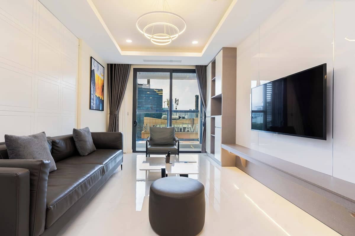 Deluxe Apartment, 2 Bedrooms, Kitchen, City View | Living area | 42-inch Smart TV with cable channels, Netflix, streaming services