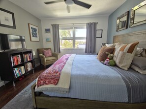 1 bedroom, desk, iron/ironing board, WiFi
