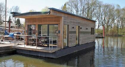 Gemütliches Hausboot in Winsen-Stöckte