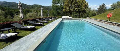 Piscine extérieure, piscine chauffée