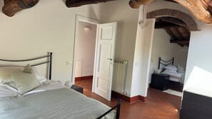 8 Schlafzimmer, Bügeleisen/Bügelbrett, Reisekinderbett, kostenloses WLAN