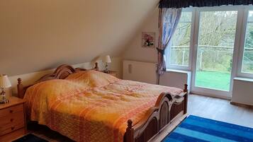 2 dormitorios, tabla de planchar con plancha, wifi gratis y ropa de cama