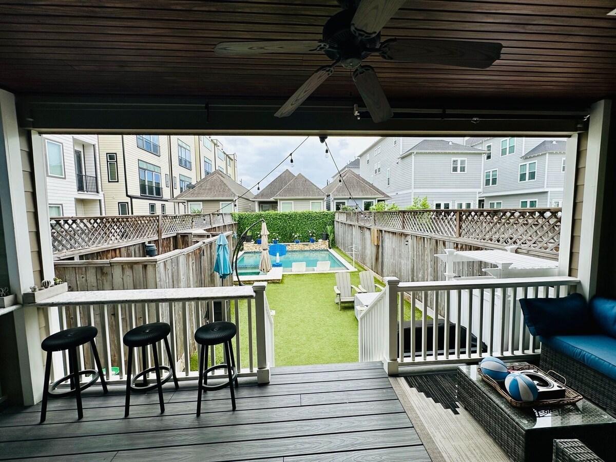 Photo 2 of Family-friendly hidden gem w/ pool oasis! Perfect location, close to everything!