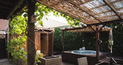 Traumhafte Ferienwohnung zum See. Mit Pool, Whirlpool, Sauna und Outdoor-kĂŒche
