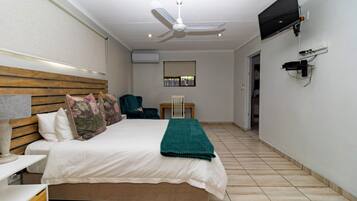 Luxury Apartment, Garden View | Free WiFi