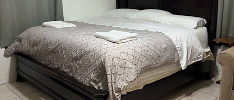 1 habitación, wifi y ropa de cama