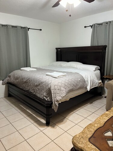 Charming studio with AC and WiFi in wonderful Lantana