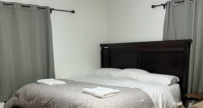 Charming studio with AC and WiFi in wonderful Lantana