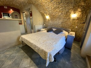 Desk, iron/ironing board, travel cot, free WiFi