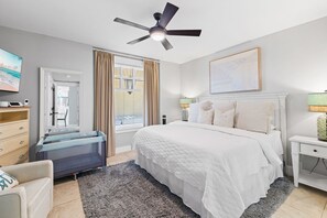 2 habitaciones, tabla de planchar con plancha, cuna de viaje y wifi